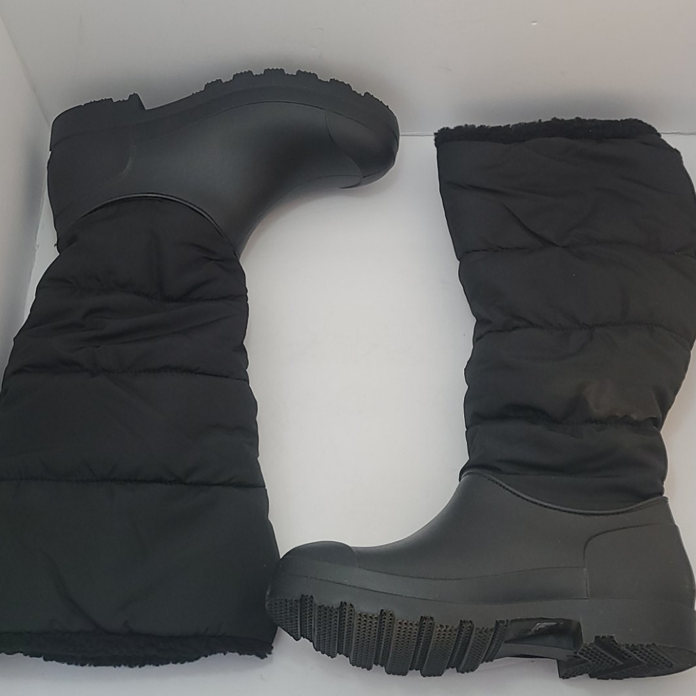 Dirty laundry rain or snow boot